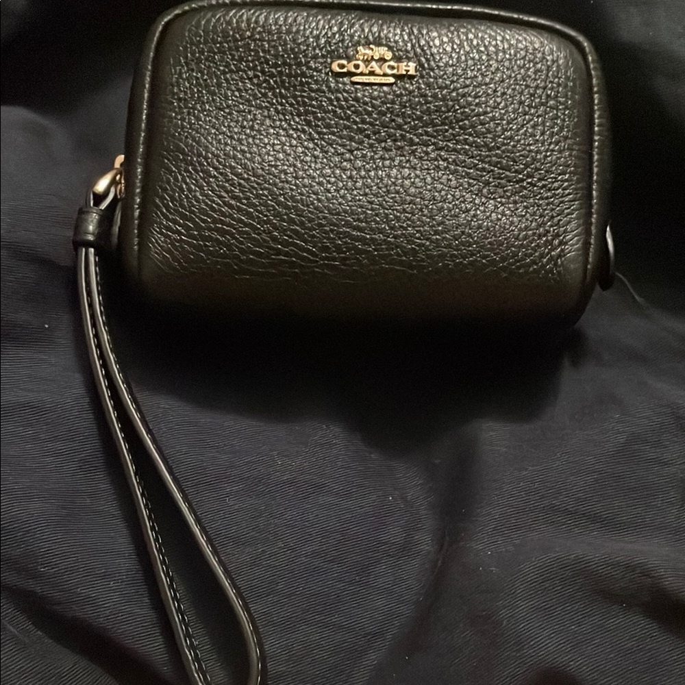 Coach Black Pebbled Leather Wristlet(nwt)